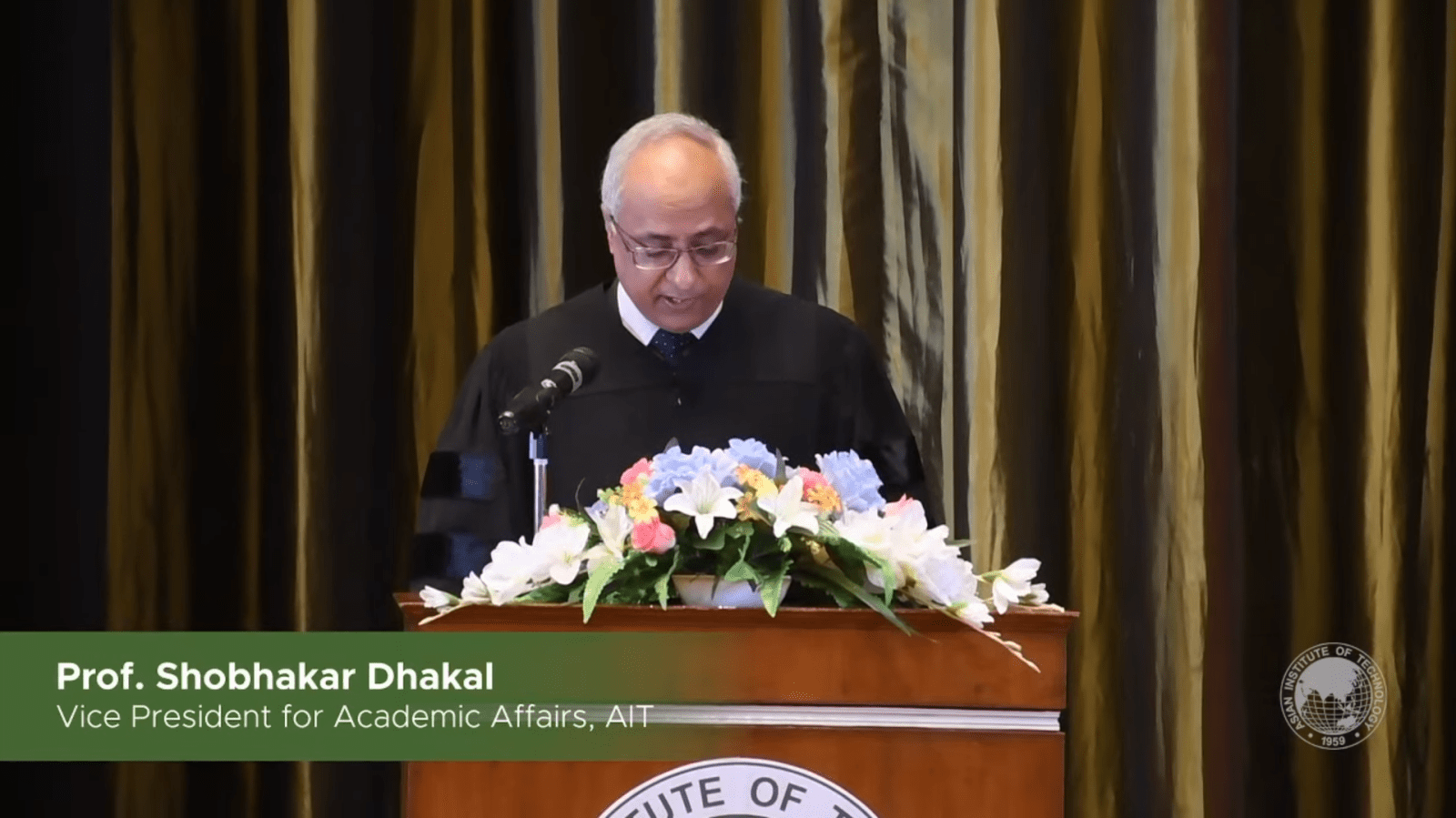Professor Shobhakar Dhakal opened the 136th graduation ceremony at AIT Thailand headquarters. Photo: AIT Vietnam