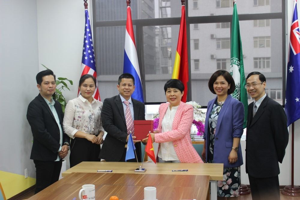 AIT Việt Nam và Viet Lotus cùng chung mục tiêu đem đến các chương trình đào tạo chất lượng cao. Ảnh: AIT Việt Nam