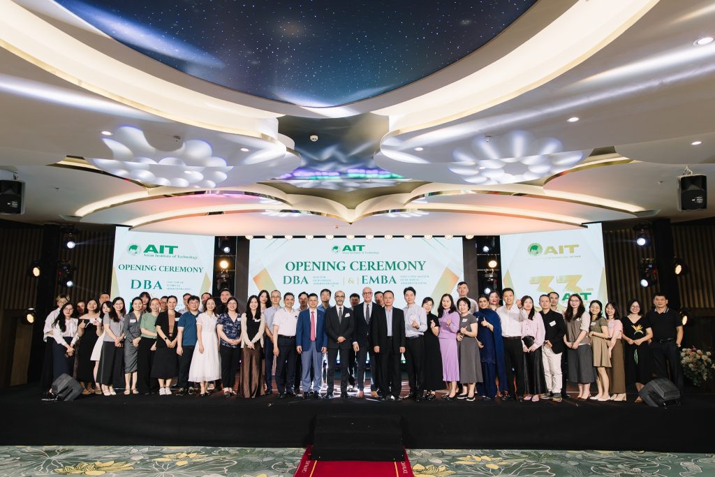 Lễ Khai giảng chương trình Tiến sĩ Quản trị Kinh doanh (DBA) khóa 8 và Thạc sĩ Quản trị Kinh doanh dành cho nhà quản lý (EMBA) khóa 26